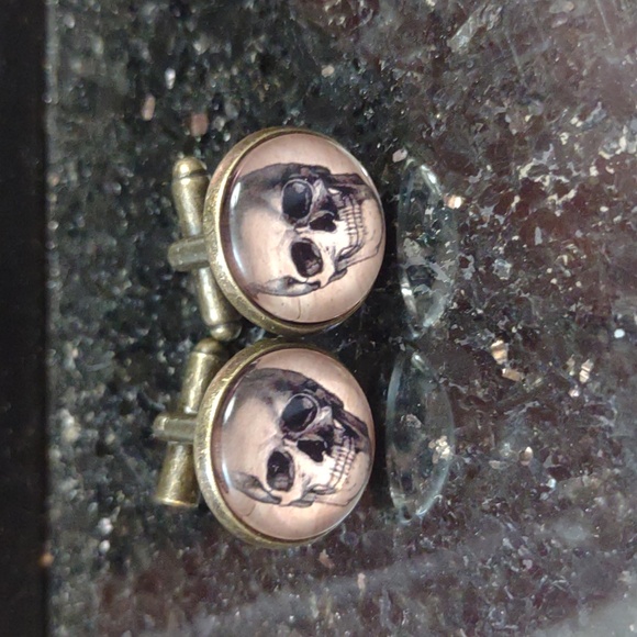 Skeleton Face Cufflinks - Picture 2 of 3